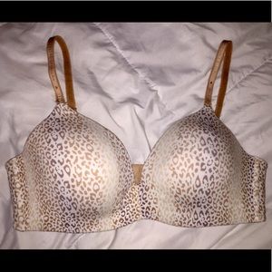 Cheetah print Victoria’s Secret bra 38 C comfy
